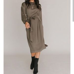 NWT QNoor Sweater Tie Dress - Women’s L